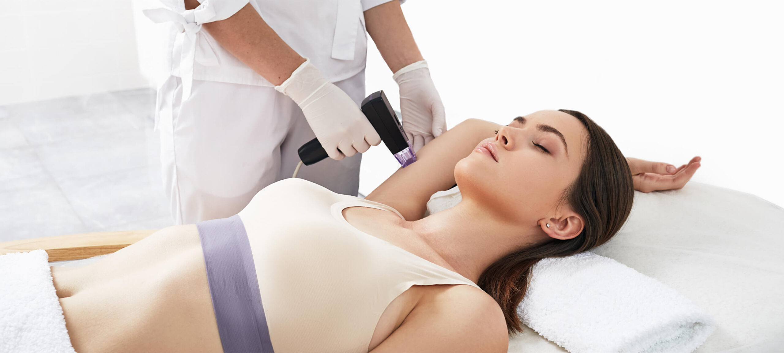 Réduisez la Transpiration Excessive avec un Traitement Microneedling RF